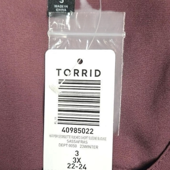 TORRID Plus Size Harper Georgette Sassafras Ruched Short Sleeve Blouse - Picture 14 of 16